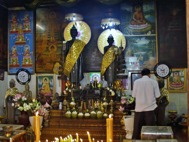 Altar - Preah Ang Chek Preah Eng Chorm